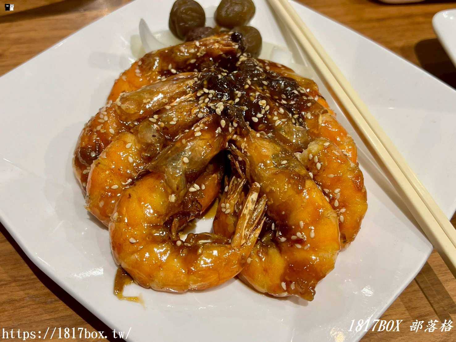 竹北美食推薦 | 阿本家竹北文和店：川湘大師打造純白文青風，麻辣鮮香道地川菜，鍋物與手路菜齊聚！