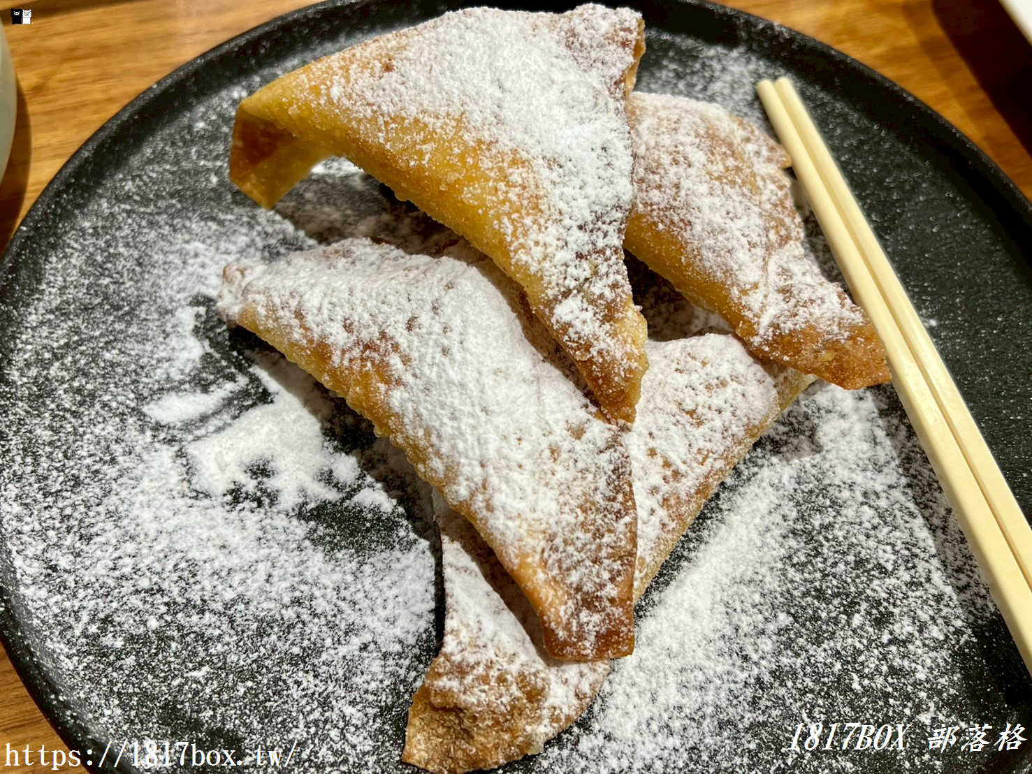 竹北美食推薦 | 阿本家竹北文和店：川湘大師打造純白文青風，麻辣鮮香道地川菜，鍋物與手路菜齊聚！