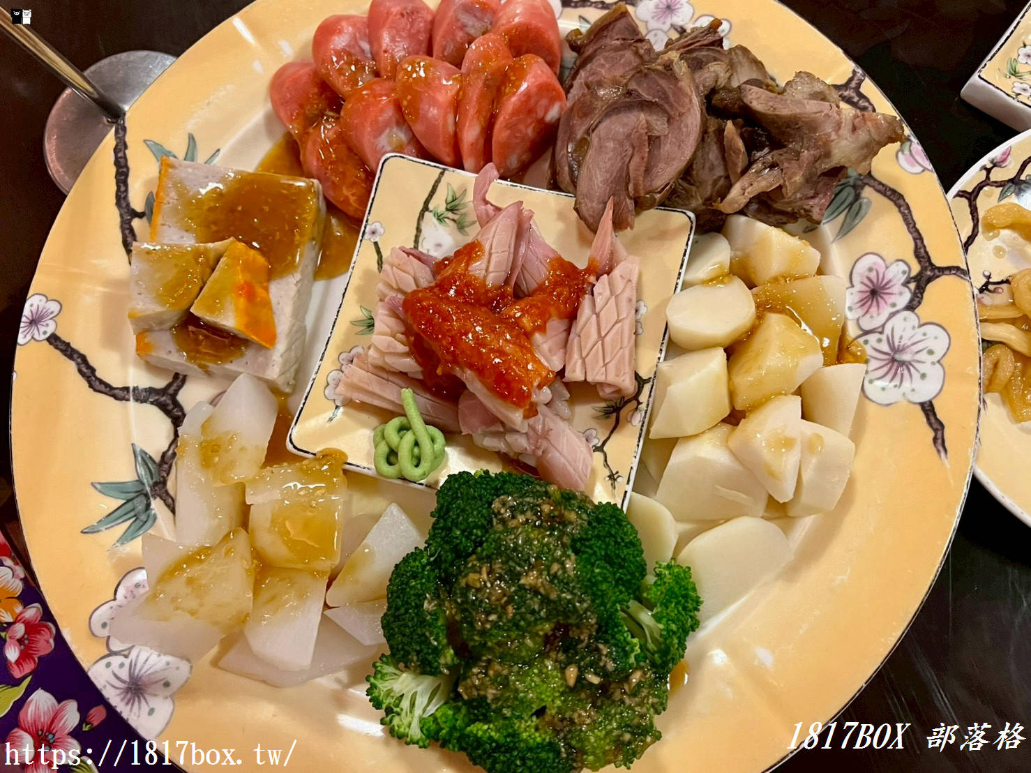 【台南安平美食】府城食府安平總店:一站吃遍正宗台南小吃,米其林必比登推介的古早味饗宴 【台南安平美食】府城食府安平總店:一站吃遍正宗台南小吃,米其林必比登推介的古早味饗宴