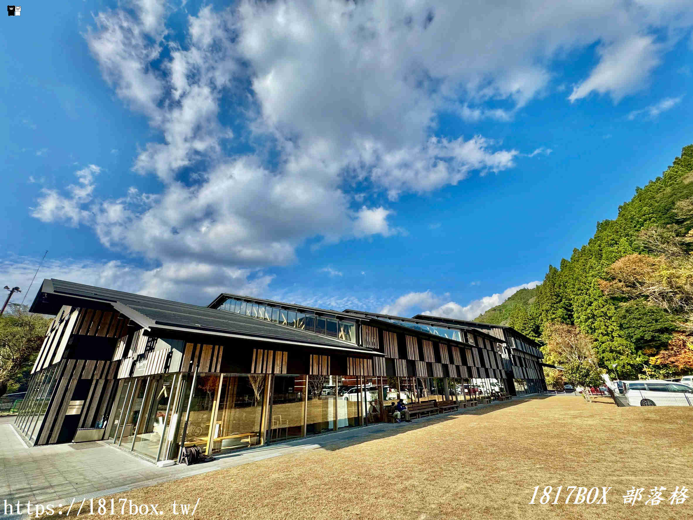 雲之上，一場與木香的書本漫遊：高知「雲之上圖書館」探訪記