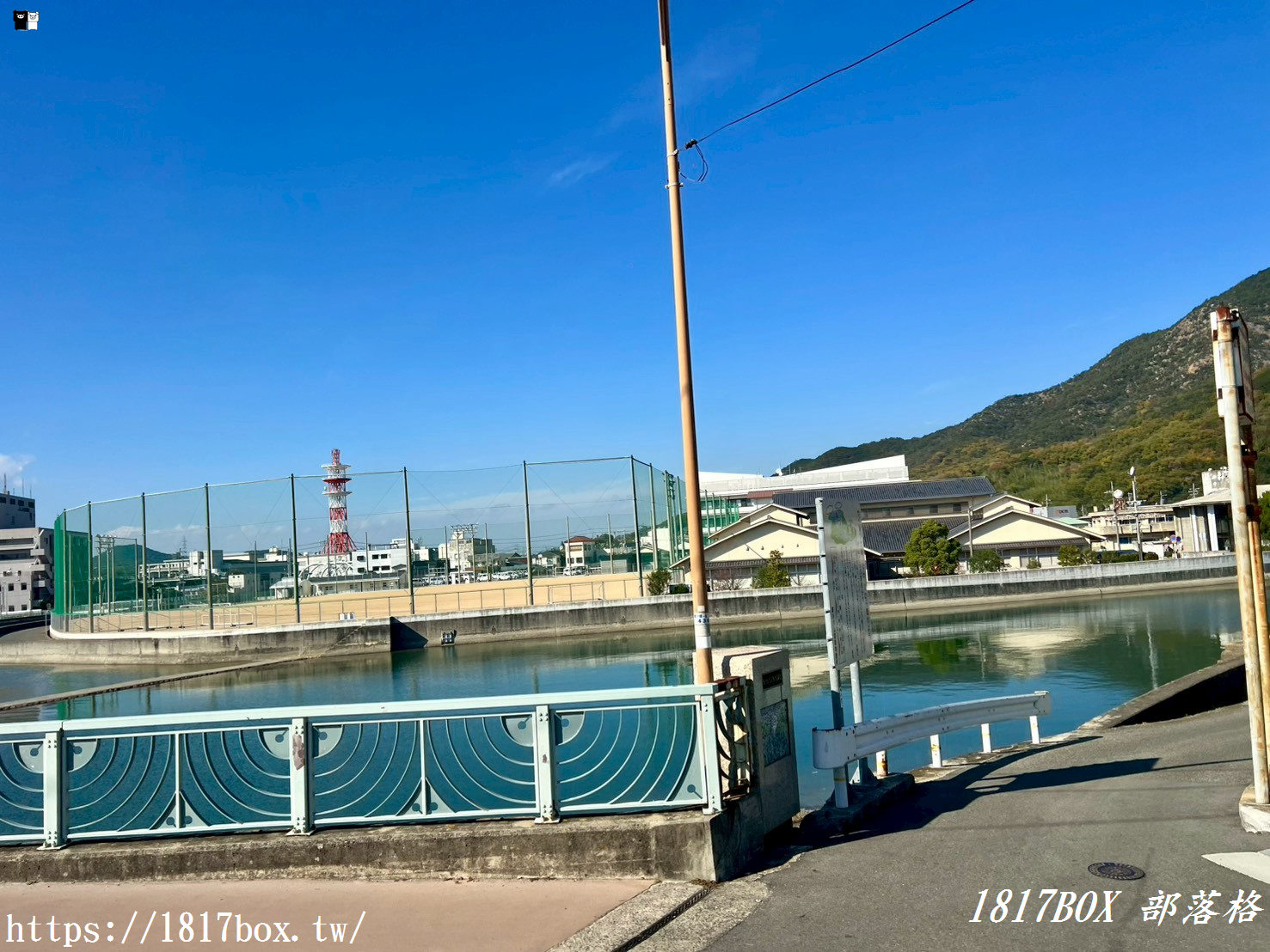 小豆島代表性的奇特地理景點:土渕海峽,看起來像一條水溝,世界上最狹窄的海峽 小豆島代表性的奇特地理景點:土渕海峽,看起來像一條水溝,世界上最狹窄的海峽