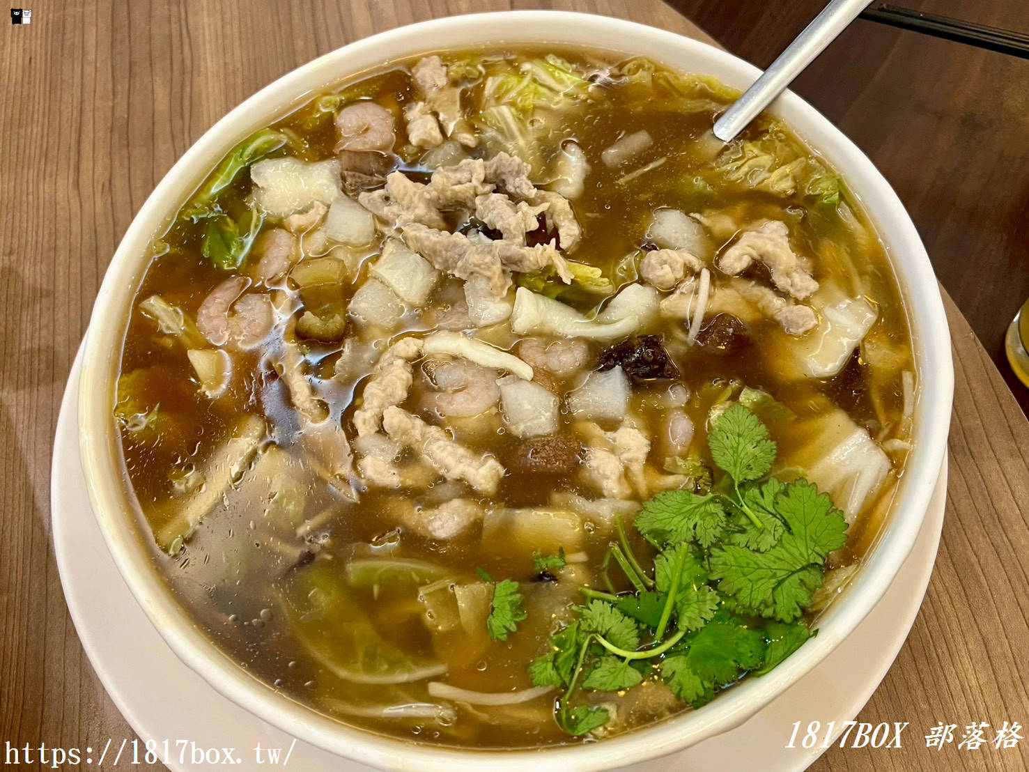 【雲林斗六美食】桃花源餐廳：隱身巷弄的總統御廚福州菜，必點香酥鴨、酸菜白肉鍋！