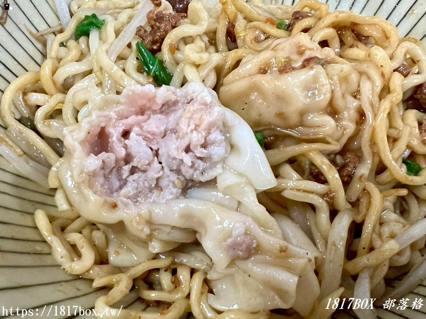 【彰化美食】麻辣控必收！隱藏版太子麵食館，手工麻辣醬香氣爆棚，蒸蛋滷肉飯超下飯！