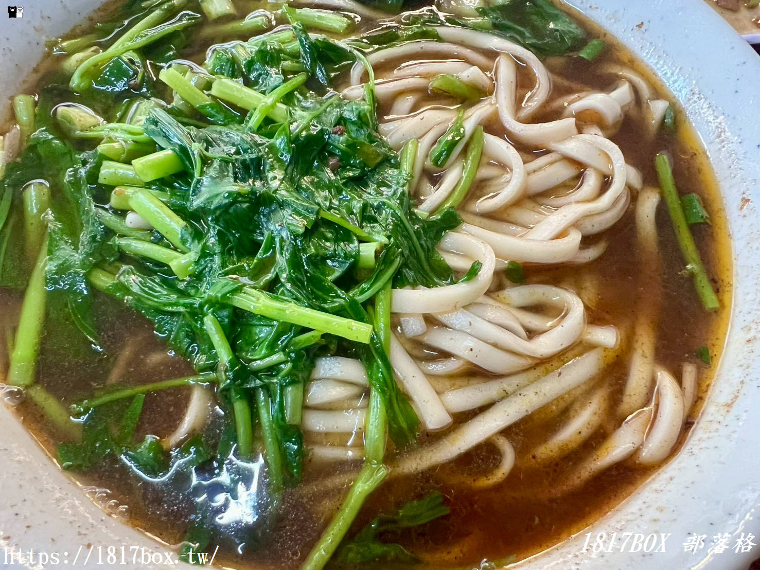 【苗栗美食】銅鑼菜市場隱藏版!韓鄉村牛肉麵,肉多湯濃,在地人從小吃到大的美味! 【苗栗美食】銅鑼菜市場隱藏版!韓鄉村牛肉麵,肉多湯濃,在地人從小吃到大的美味!