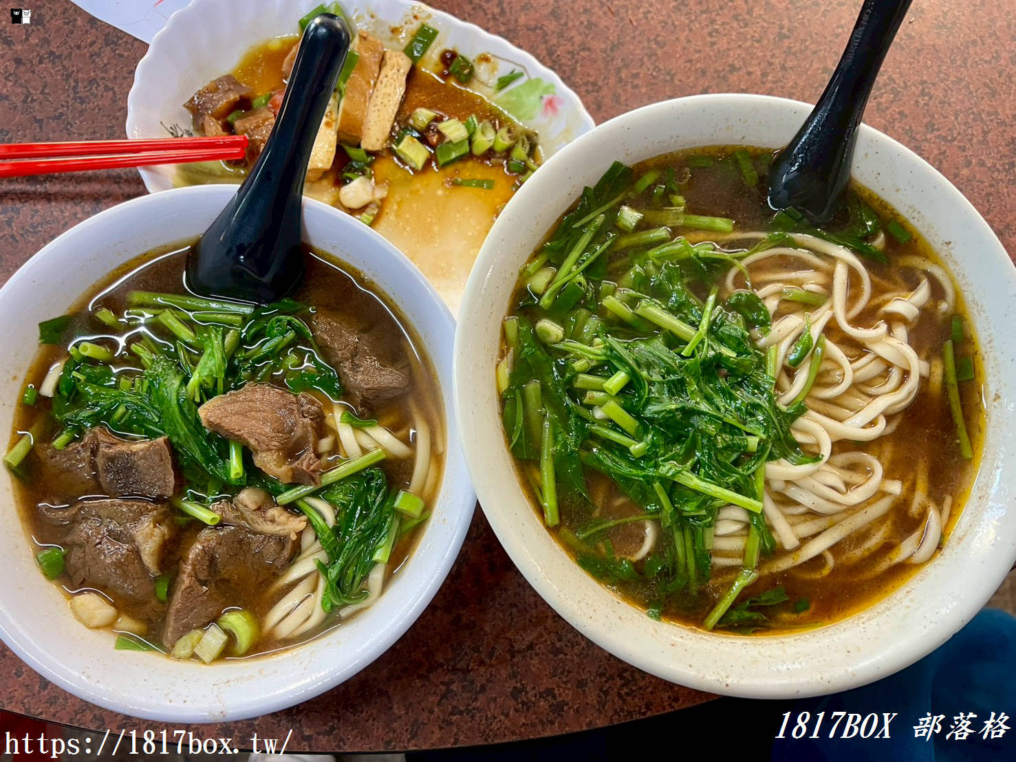 【苗栗美食】銅鑼菜市場隱藏版!韓鄉村牛肉麵,肉多湯濃,在地人從小吃到大的美味! 【苗栗美食】銅鑼菜市場隱藏版!韓鄉村牛肉麵,肉多湯濃,在地人從小吃到大的美味!
