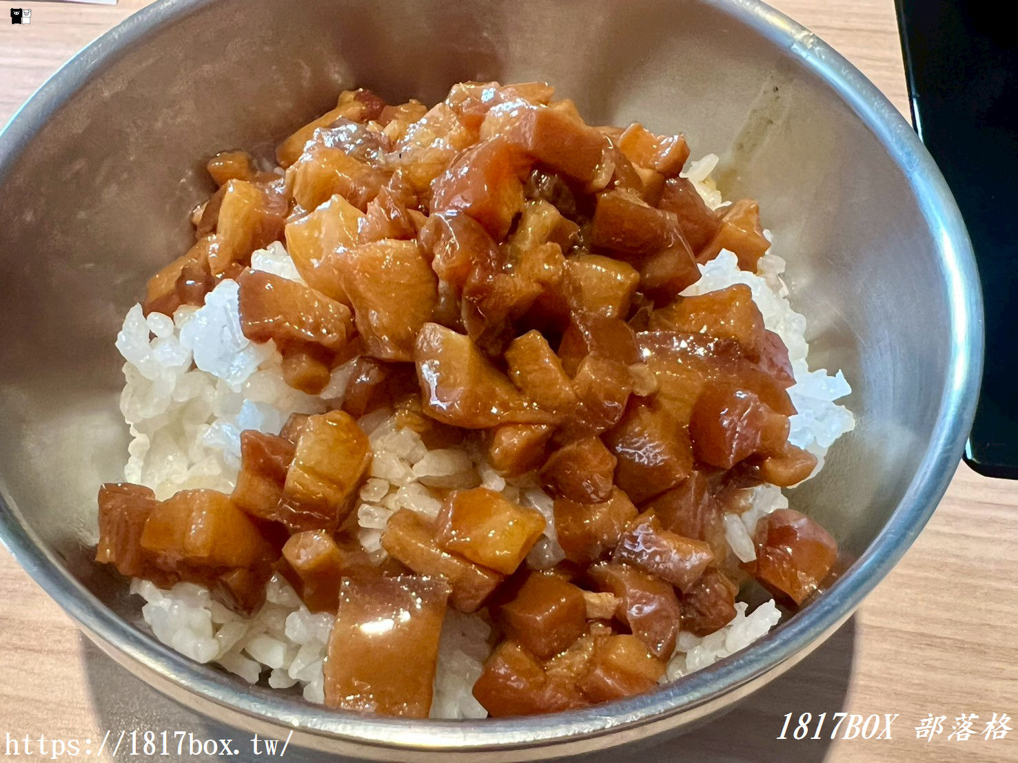 【彰化美食】築間幸福鍋物彰化四維店：蔬食自助吧吃到飽！深夜火鍋首選，必點招牌石頭鍋