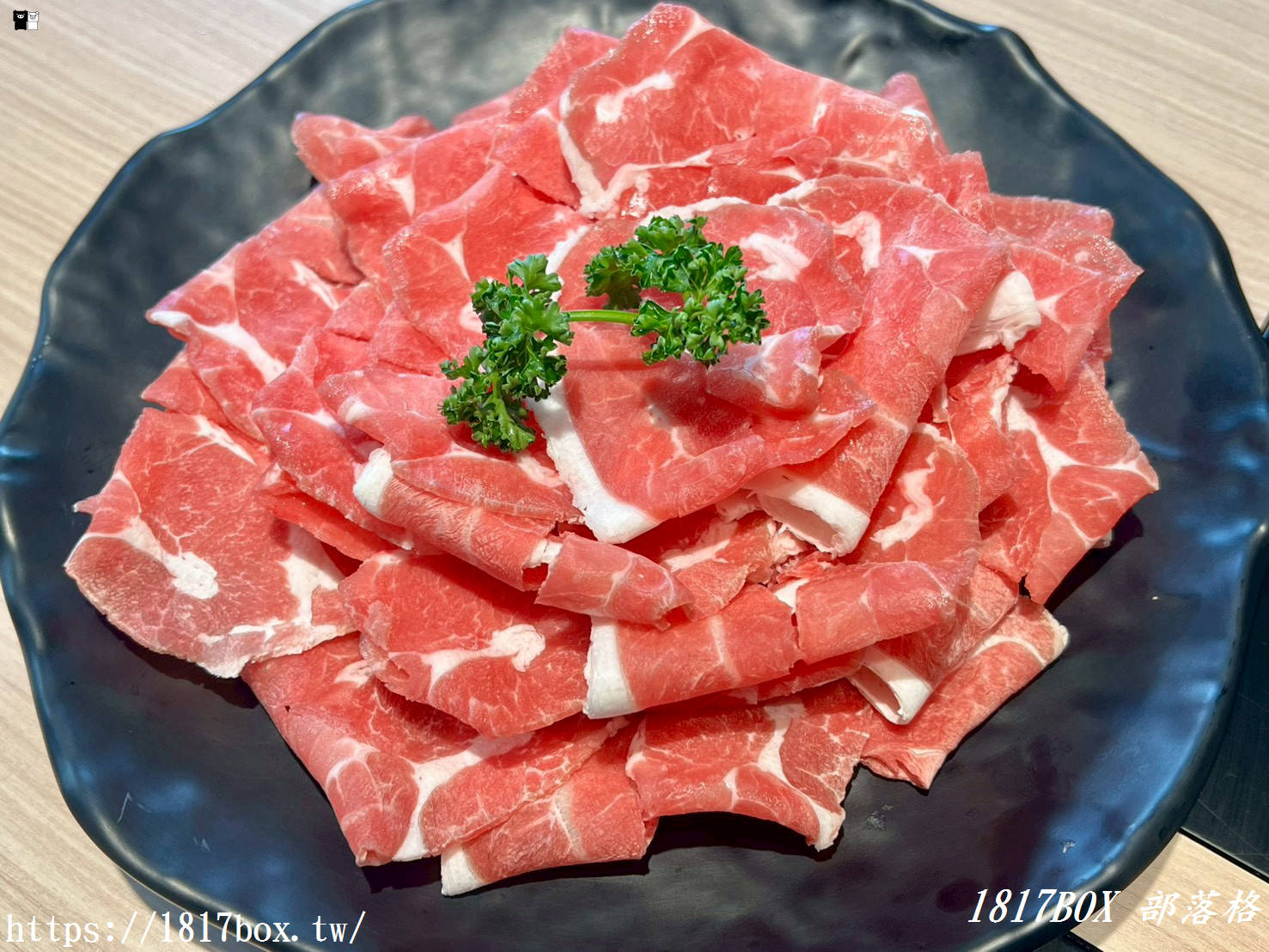 【彰化美食】築間幸福鍋物彰化四維店：蔬食自助吧吃到飽！深夜火鍋首選，必點招牌石頭鍋