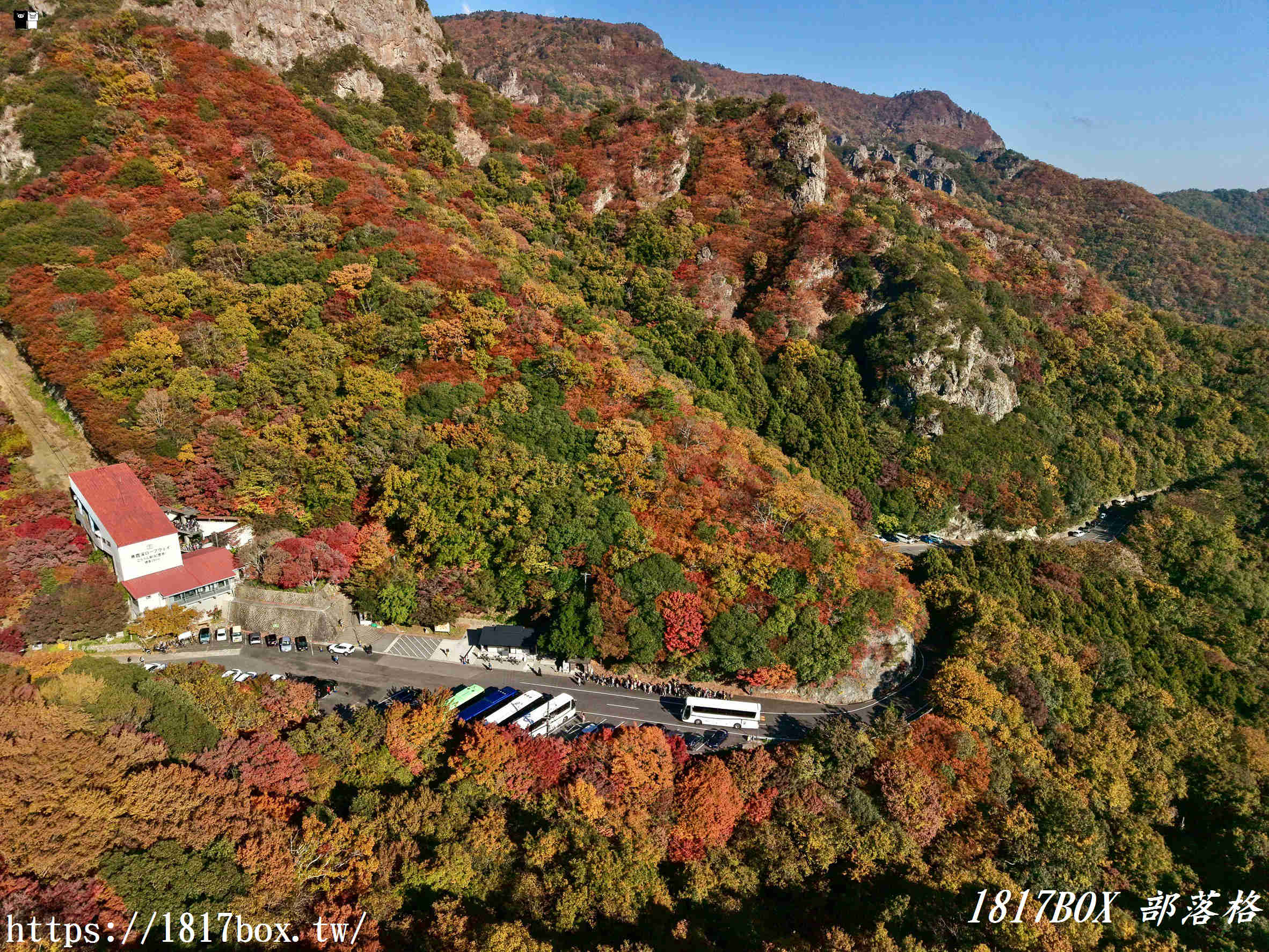 瀨戶內海的秋日絕色：小豆島「寒霞溪」楓紅漫天，搭乘空中纜車走進名畫裡！