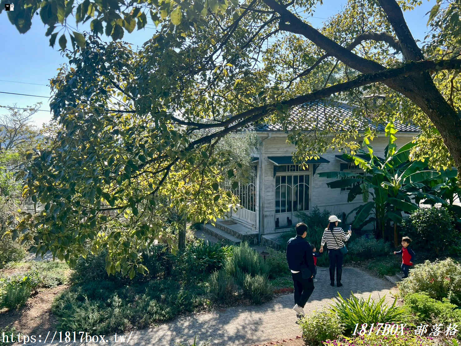 走進《魔女宅急便》的世界!小豆島「琪琪麵包店」:在那座白色風車旁的魔法雜貨店 走進《魔女宅急便》的世界!小豆島「琪琪麵包店」:在那座白色風車旁的魔法雜貨店