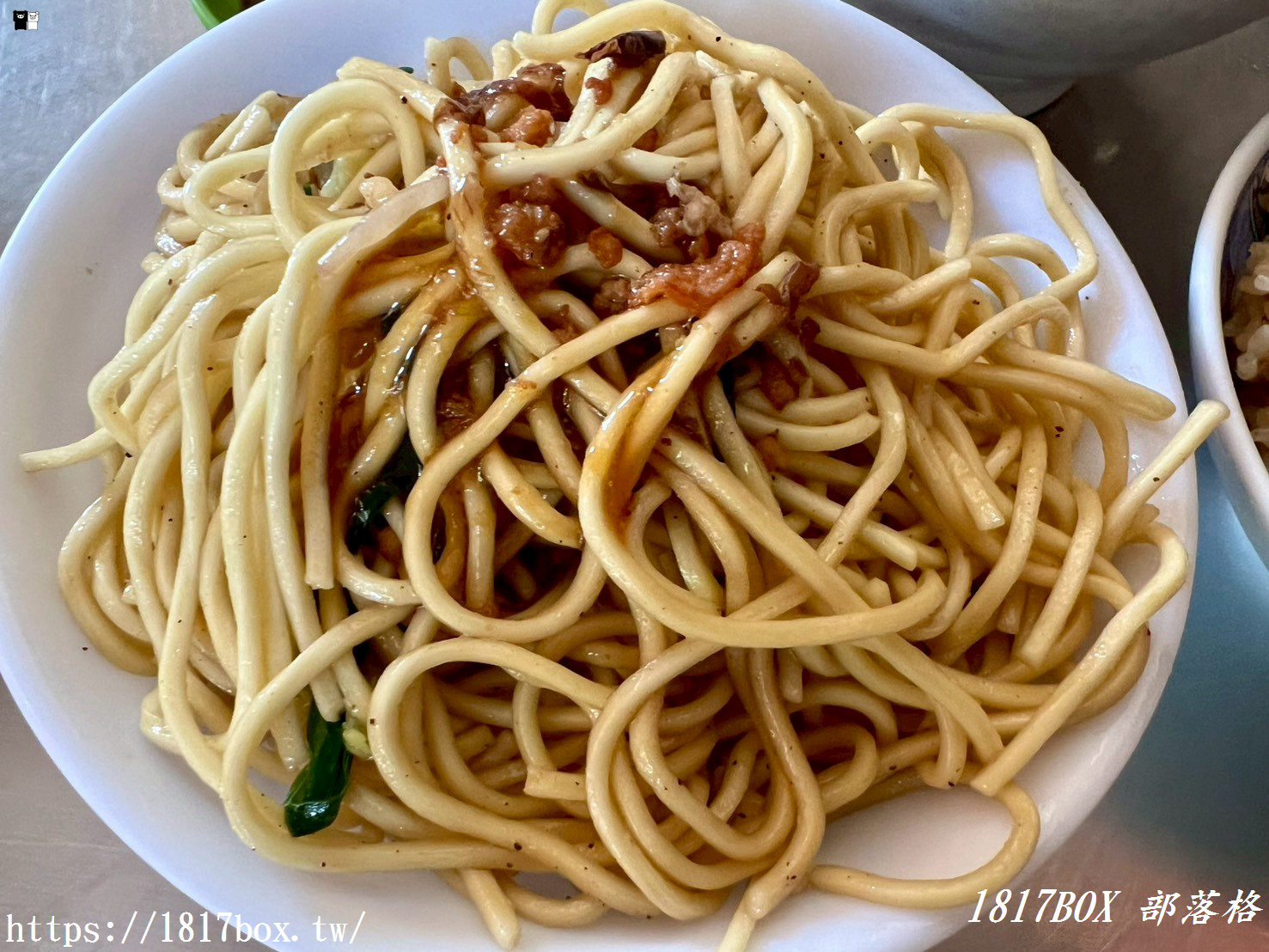 田中必吃早餐！【天橋下米糕、炒麵】50年在地老字號，靈魂綜合湯與Q彈米糕的完美邂逅