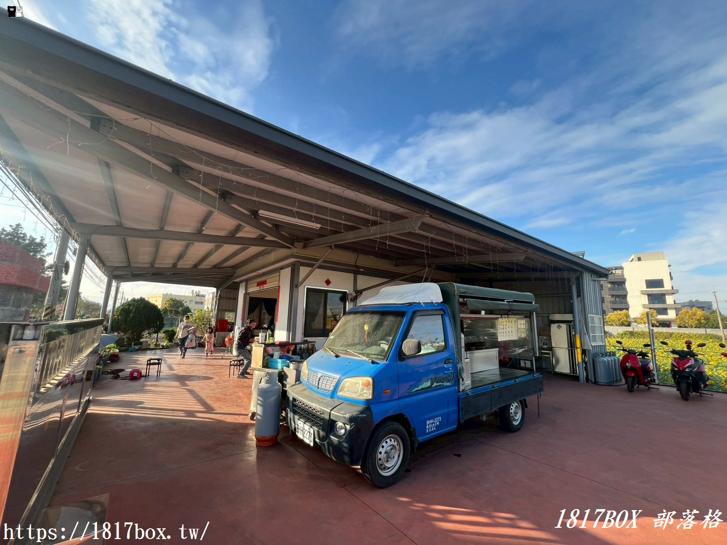 【彰化美食】秀水金興臭豆腐｜內行人才懂的「金黃炸物」！酥脆爆汁臭豆腐、濃郁大腸麵線，在地人激推的銅板美味