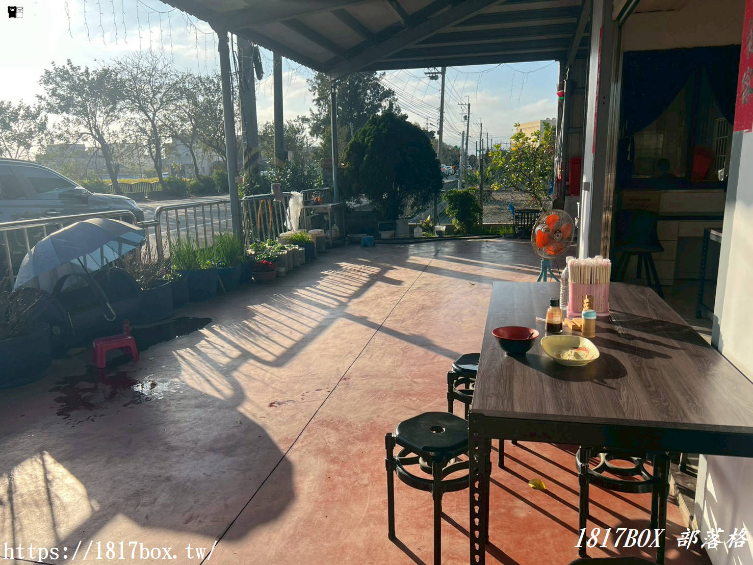 【彰化美食】秀水金興臭豆腐｜內行人才懂的「金黃炸物」！酥脆爆汁臭豆腐、濃郁大腸麵線，在地人激推的銅板美味