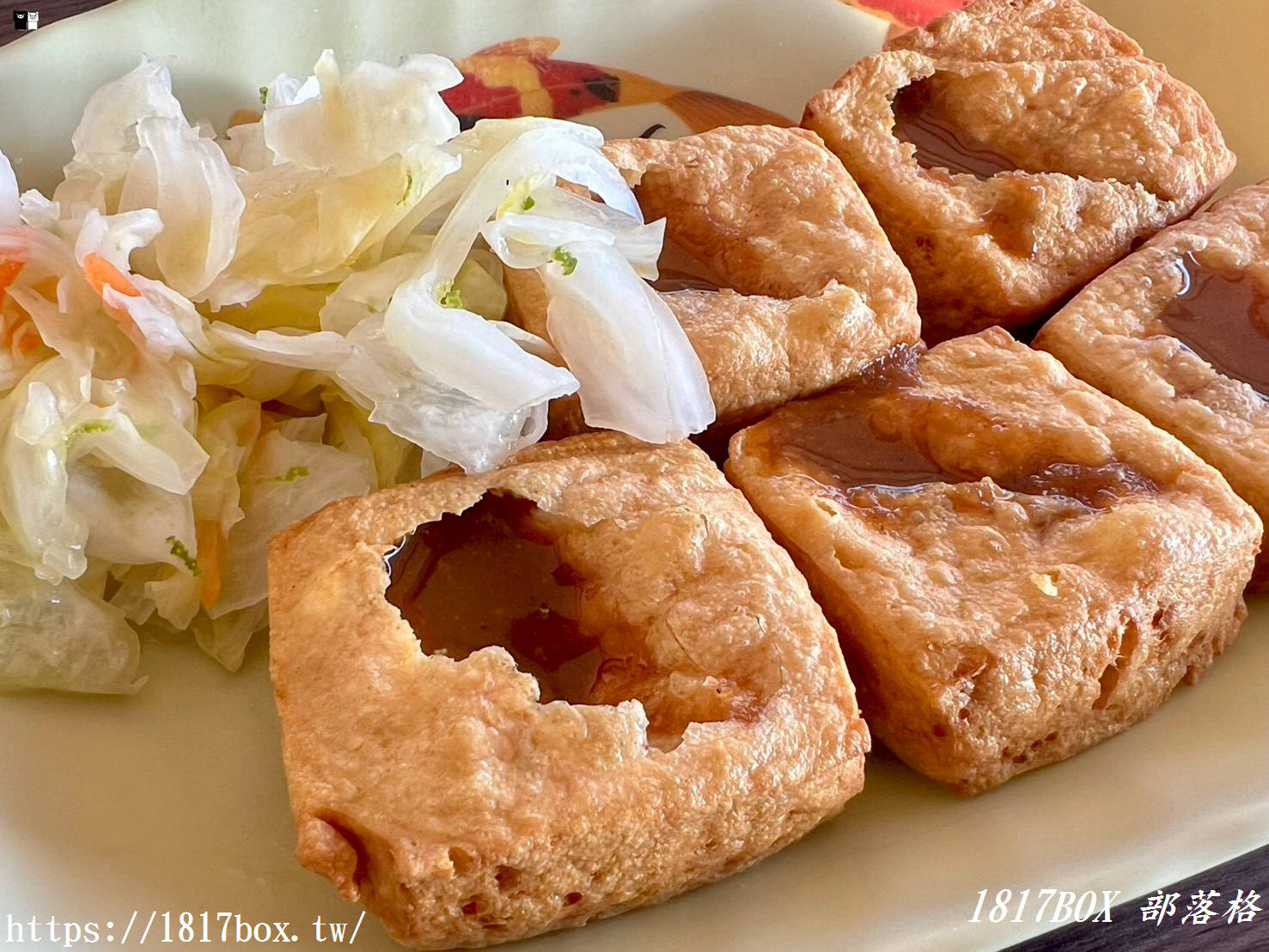 【彰化美食】秀水金興臭豆腐｜內行人才懂的「金黃炸物」！酥脆爆汁臭豆腐、濃郁大腸麵線，在地人激推的銅板美味