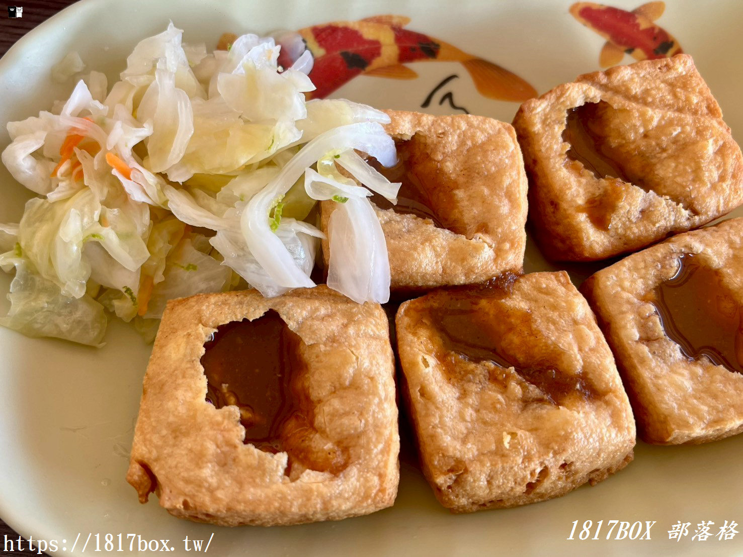 【彰化美食】秀水金興臭豆腐｜內行人才懂的「金黃炸物」！酥脆爆汁臭豆腐、濃郁大腸麵線，在地人激推的銅板美味