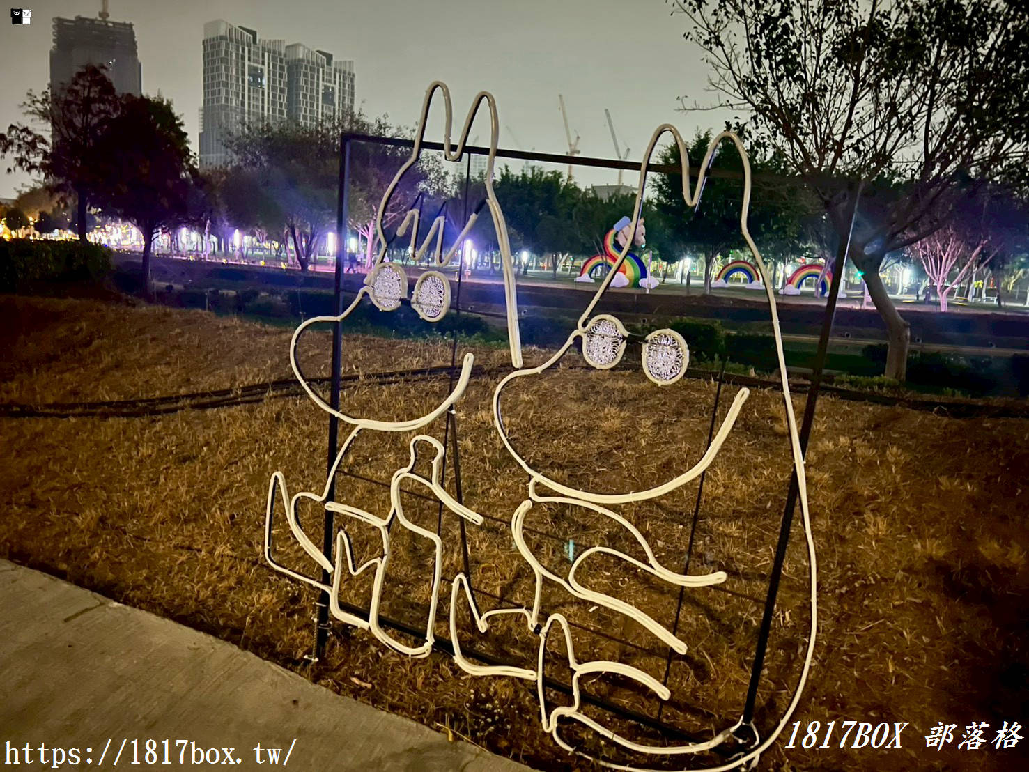 【台中燈會攻略】姆明降臨！2026中臺灣燈會「七大奇幻展區」開箱：走進極光下的童話森林！