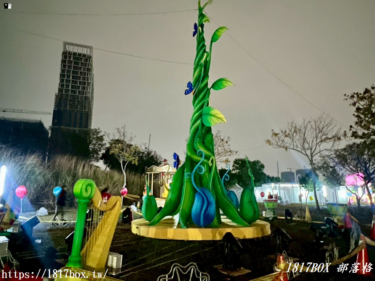 【台中燈會攻略】姆明降臨！2026中臺灣燈會「七大奇幻展區」開箱：走進極光下的童話森林！