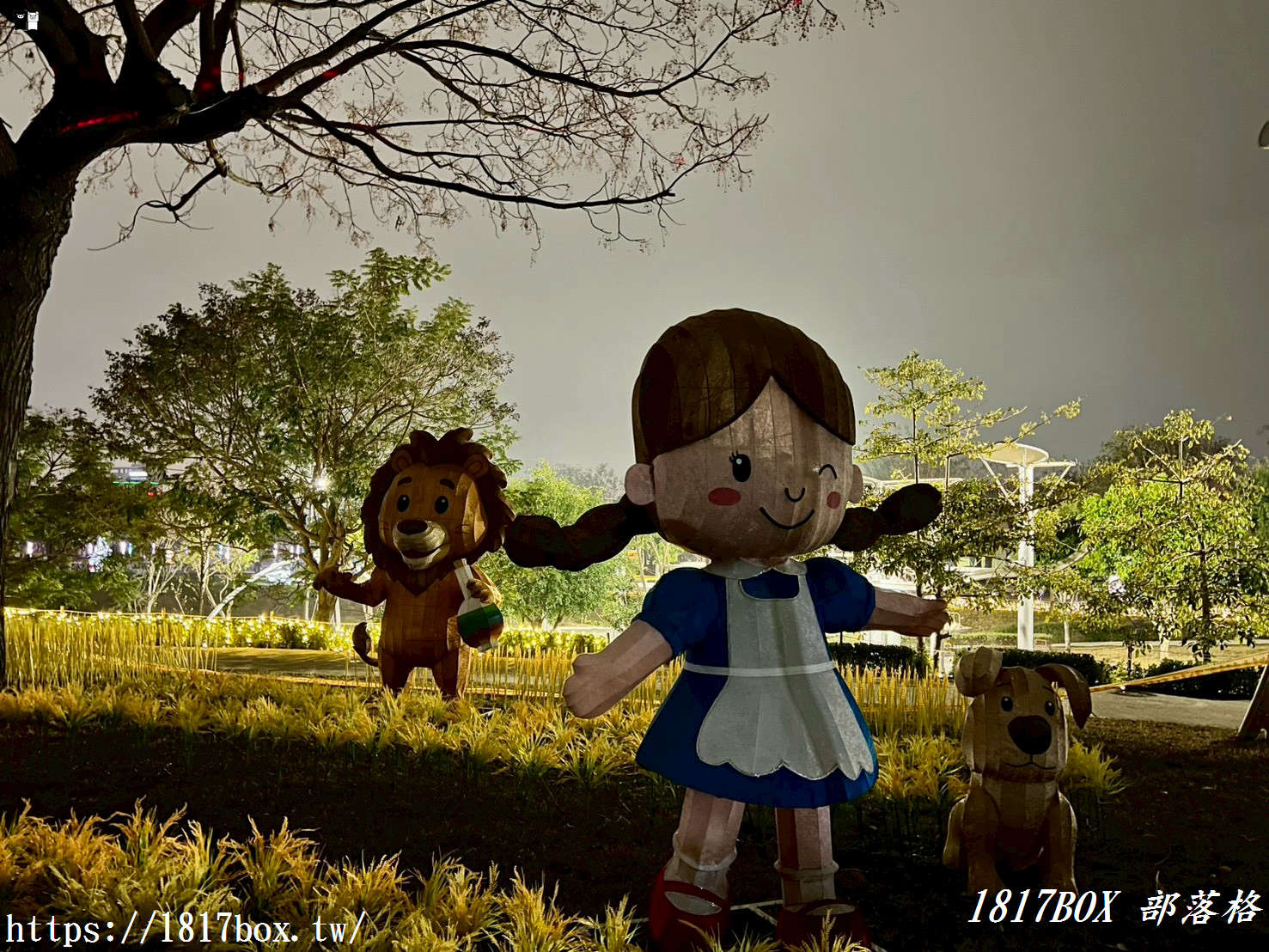 【台中燈會攻略】姆明降臨！2026中臺灣燈會「七大奇幻展區」開箱：走進極光下的童話森林！