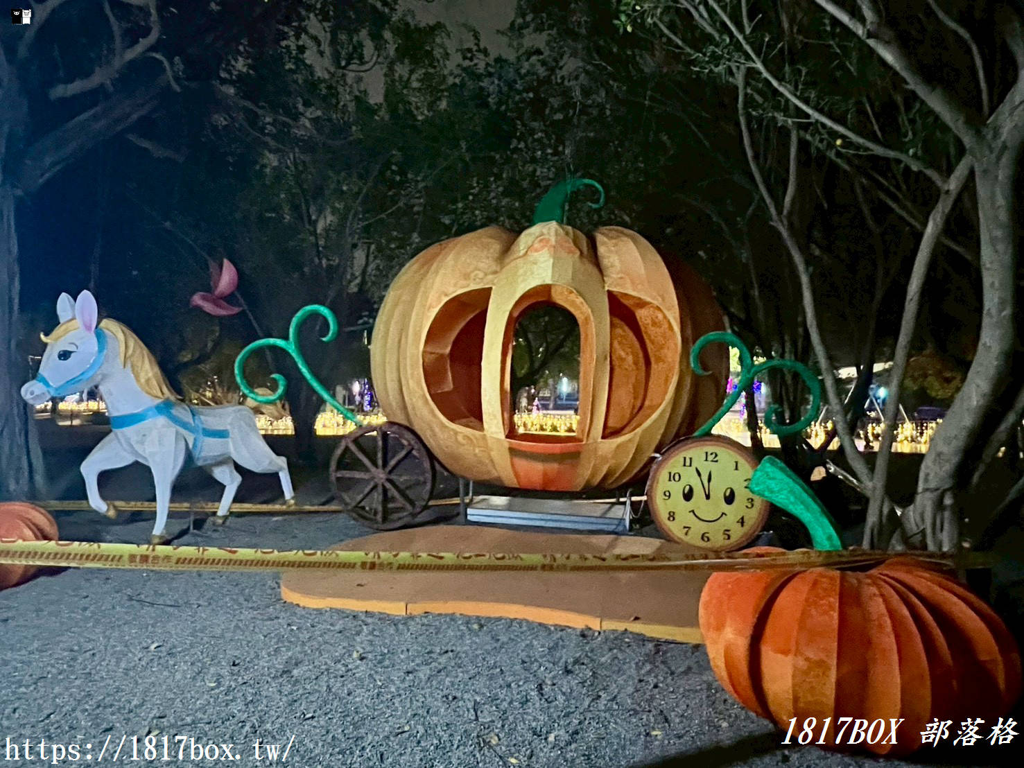 【台中燈會攻略】姆明降臨！2026中臺灣燈會「七大奇幻展區」開箱：走進極光下的童話森林！