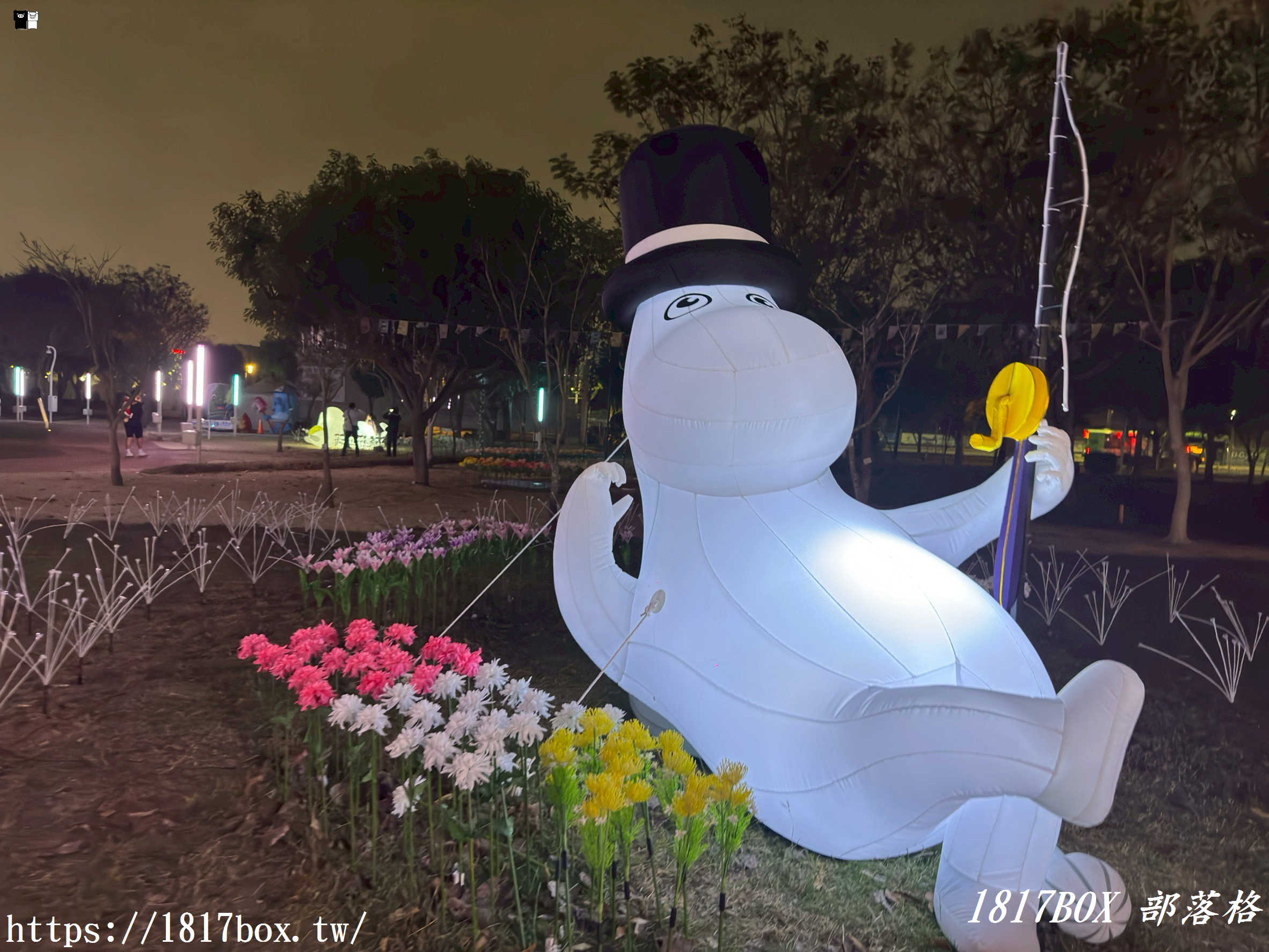 【台中燈會攻略】姆明降臨！2026中臺灣燈會「七大奇幻展區」開箱：走進極光下的童話森林！