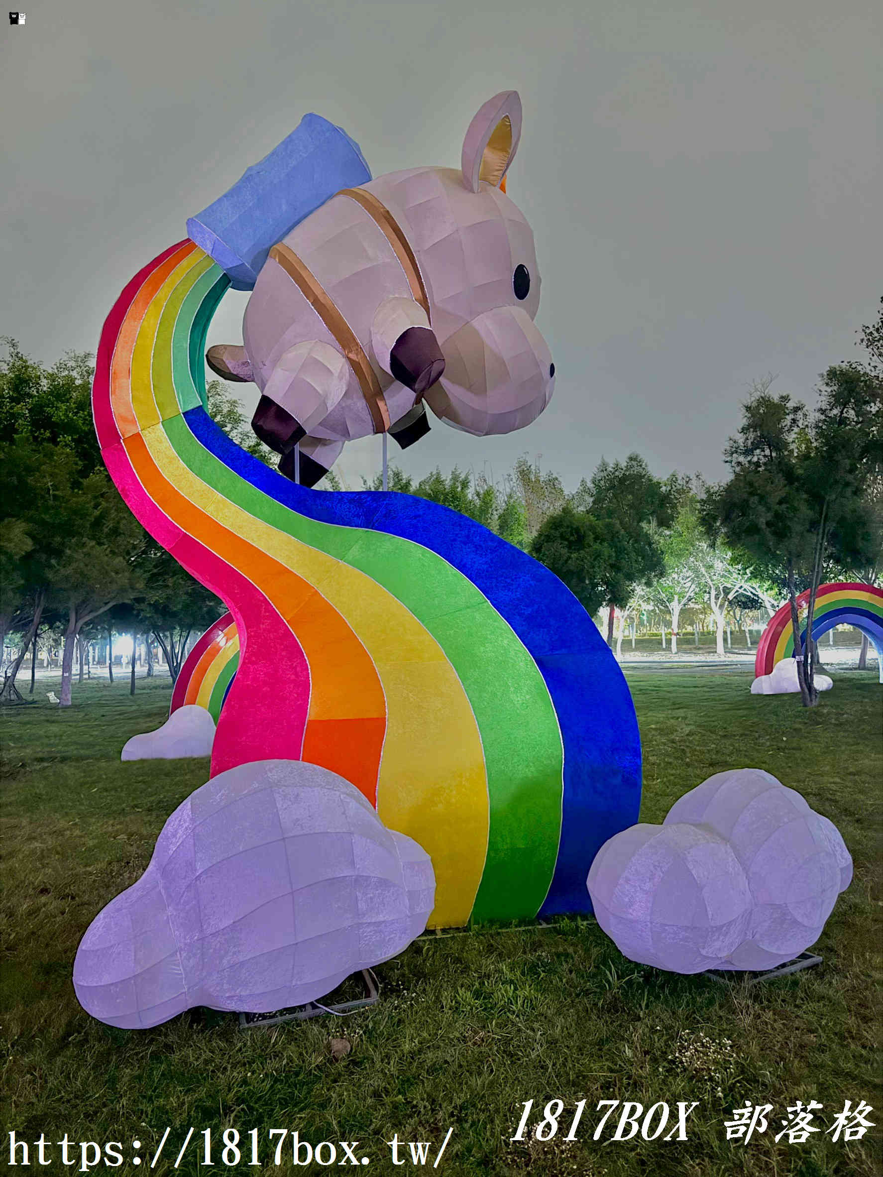 【台中燈會攻略】姆明降臨！2026中臺灣燈會「七大奇幻展區」開箱：走進極光下的童話森林！