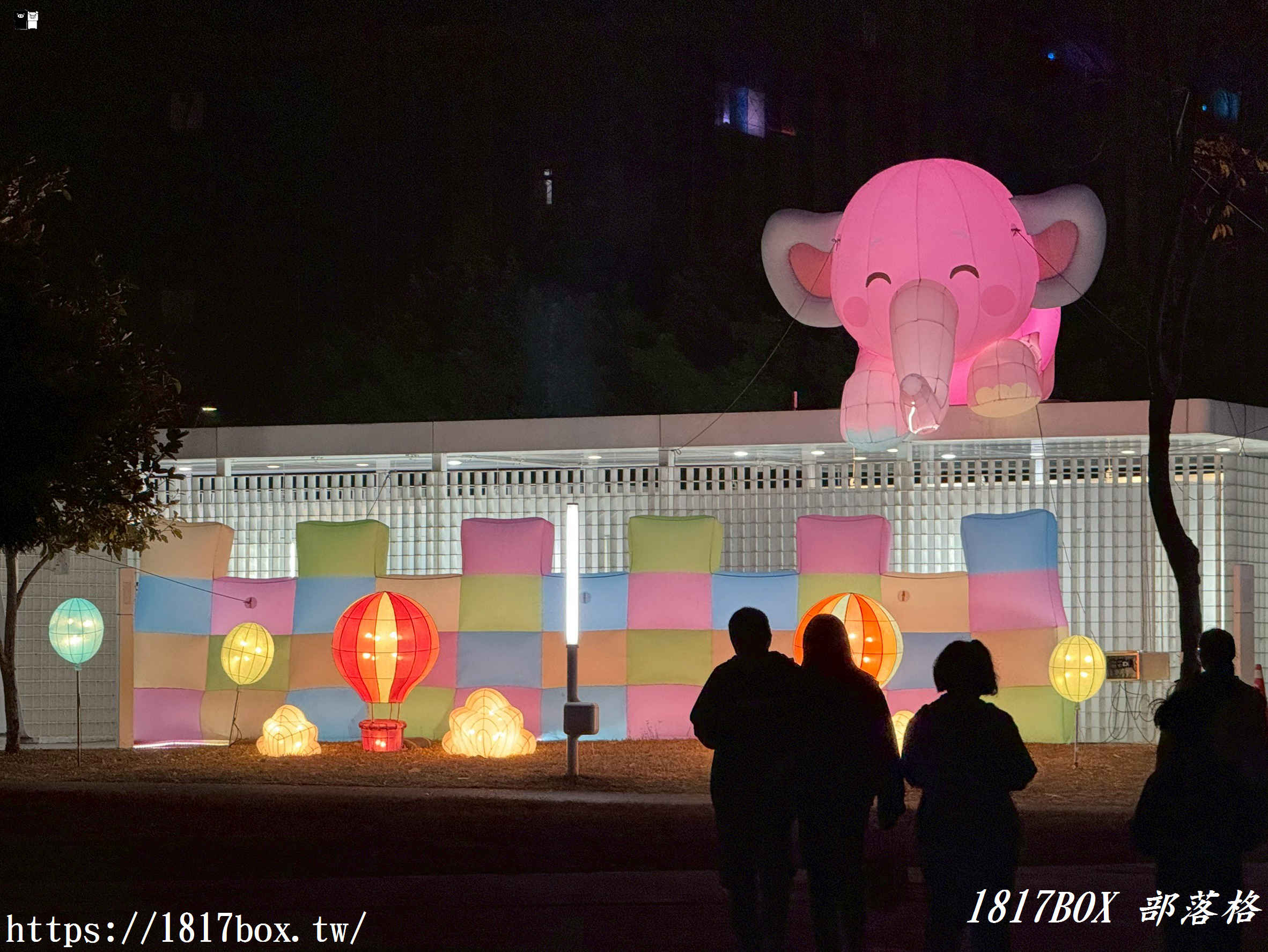 【台中燈會攻略】姆明降臨！2026中臺灣燈會「七大奇幻展區」開箱：走進極光下的童話森林！