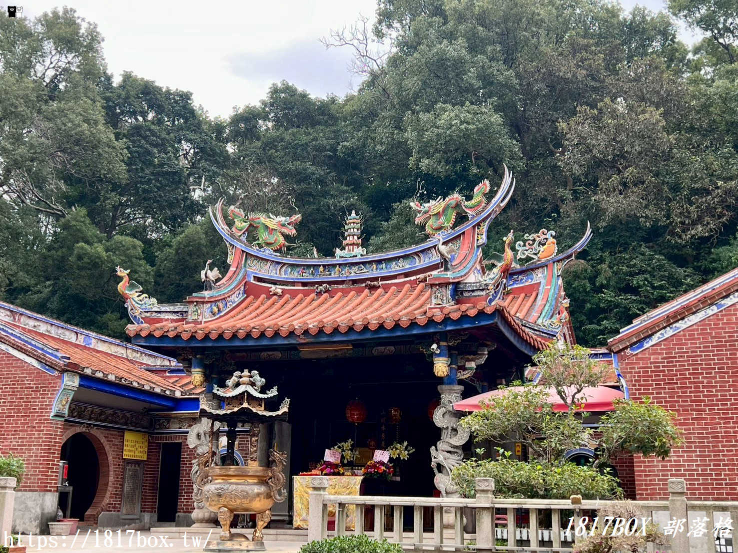 【彰化景點】花壇虎山巖:求靈驗觀音、賞限定金針花海!走進「彰化八景」之一的清幽古剎 【彰化景點】花壇虎山巖:求靈驗觀音、賞限定金針花海!走進「彰化八景」之一的清幽古剎