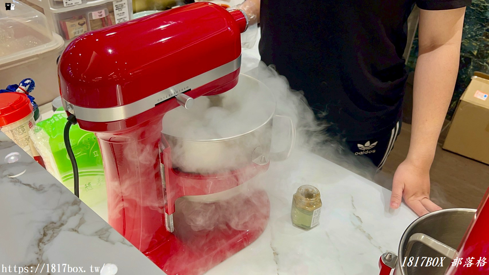 【竹山美食】豪客窯烤雞紫南宮店|求財必吃皮脆肉多汁!隱藏版「分子冰淇淋」開心果口味濃郁爆表 【竹山美食】豪客窯烤雞紫南宮店|求財必吃皮脆肉多汁!隱藏版「分子冰淇淋」開心果口味濃郁爆表