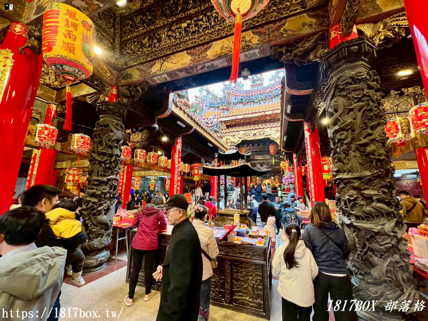 【2026大甲旅遊全攻略】大甲鎮瀾宮參拜指南:必看建築藝術,加碼 5 間在地人也排隊的街頭美食! 【2026大甲旅遊全攻略】大甲鎮瀾宮參拜指南:必看建築藝術,加碼 5 間在地人也排隊的街頭美食!