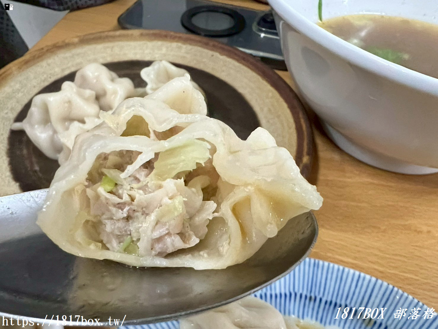 【彰化伸港美食】隱藏版「巷仔內牛肉麵」：超厚實半筋半肉、Q彈水餃，在地人不想說的口袋名單！