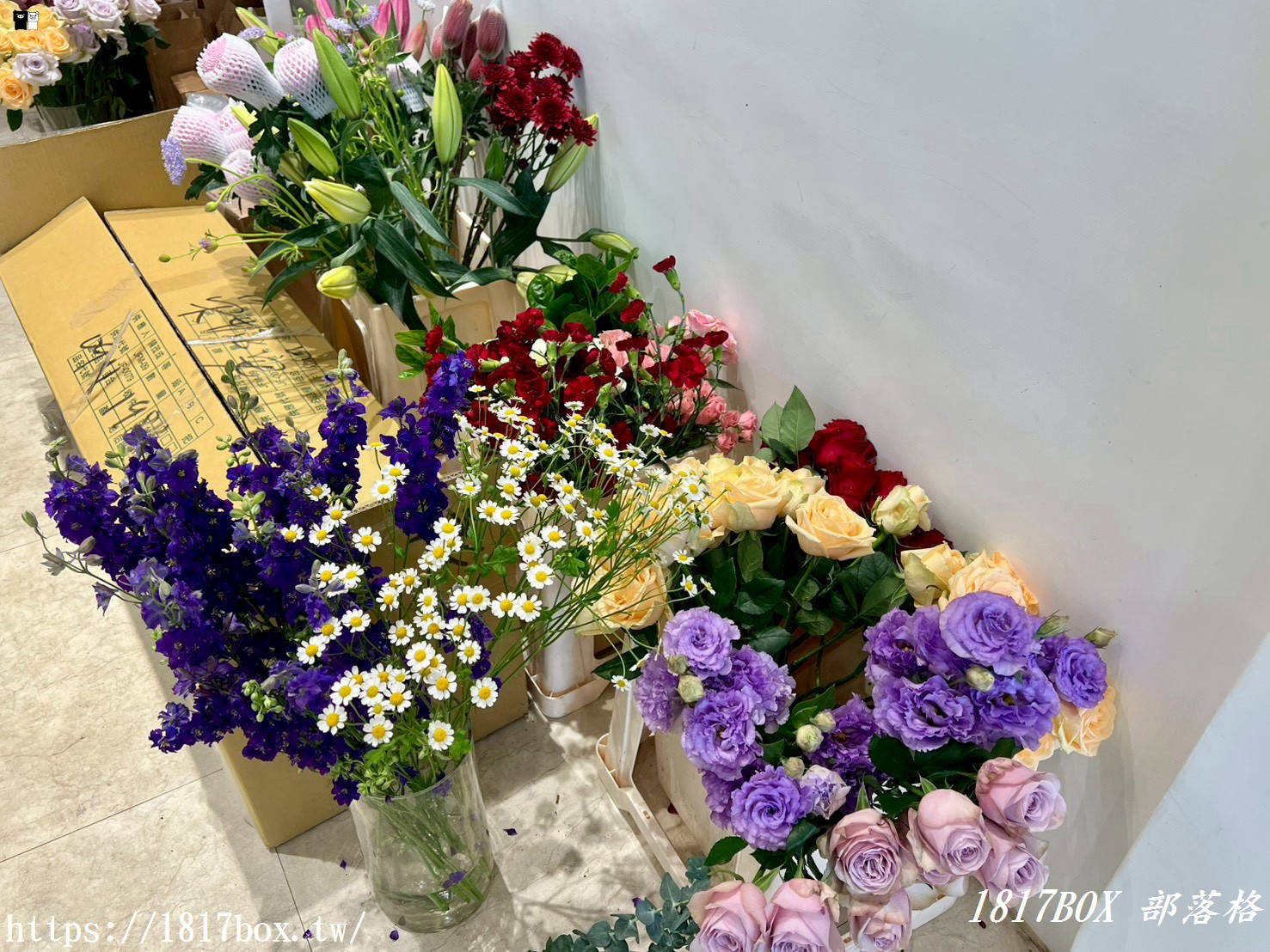 【彰化探店】掉進莫內花園的錯覺！小雛菊藝術學校：這家「誠實小花店」美到讓人想住下