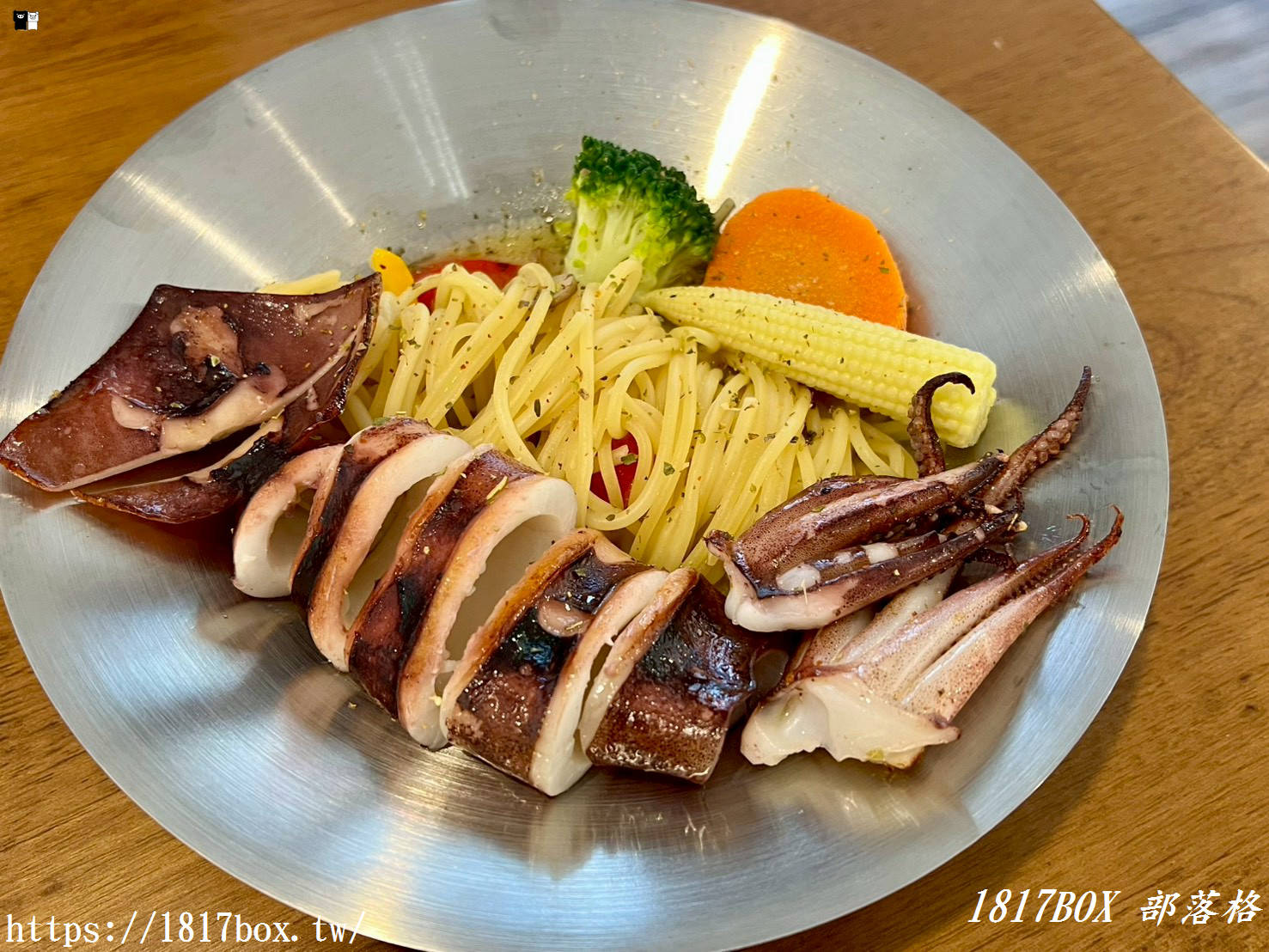 【彰化美食】MiSS小姐食藝空間｜精誠夜市旁隱藏版網美餐廳，萌翻小熊百香紅茶、英式三層下午茶必點！