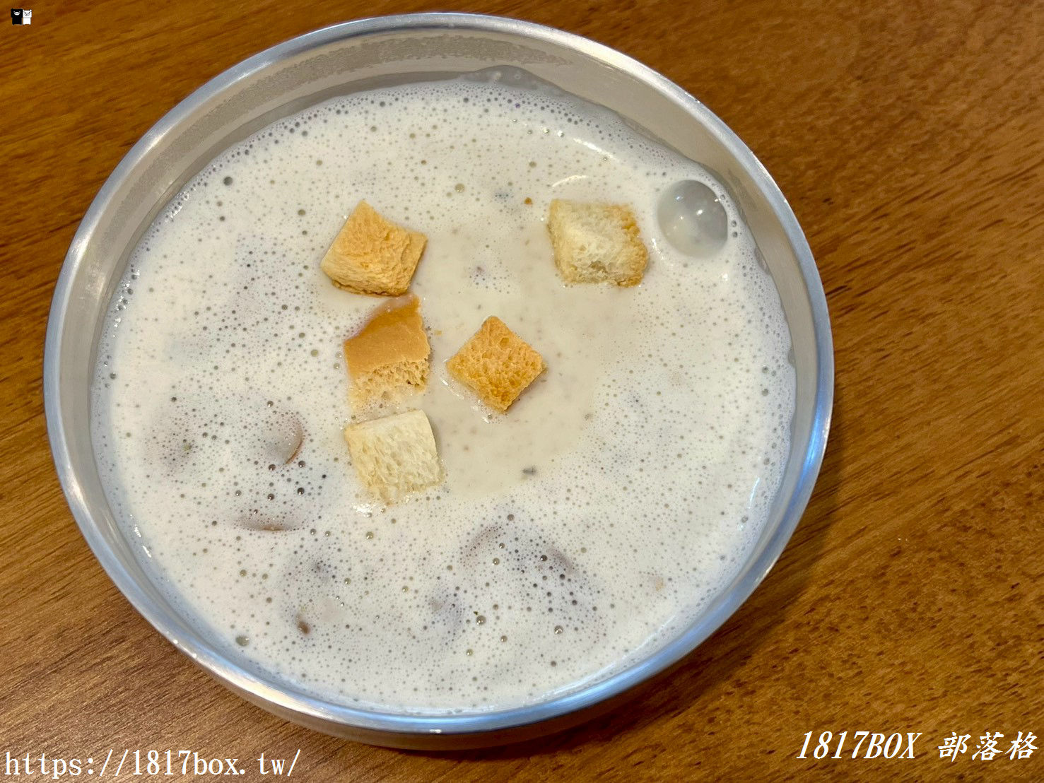 【彰化美食】MiSS小姐食藝空間｜精誠夜市旁隱藏版網美餐廳，萌翻小熊百香紅茶、英式三層下午茶必點！