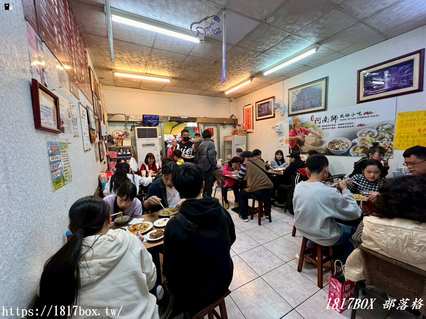 鹿港必吃美食推薦｜阿南師民俗小吃：CNN也瘋狂的國宴級鮮蚵蓋飯與酥脆蚵仔煎！