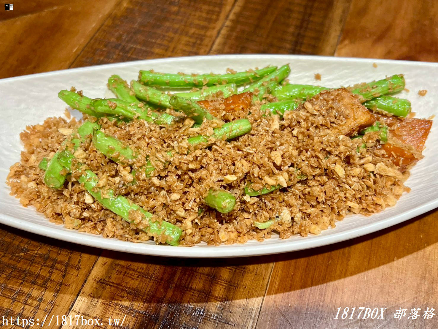 【竹北美食】蜀川香酸菜魚-竹北遠百店｜極致酸爽！四人套餐大口吃魚，必點催淚蛋、臭豆腐碾皮蛋，川味愛好者的天堂