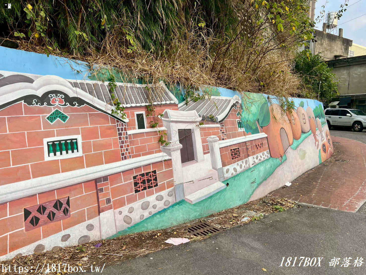 【新竹新埔祕境】日本公園「顯伯公」：浪漫櫻花彩繪階梯、百年梅樹，俯瞰小鎮日落與義勇廟巡禮