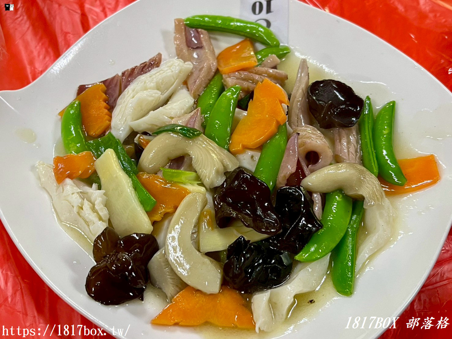 新竹新埔必吃美食｜劉家莊燜雞：九芎湖超人氣柴燒燜雞，皮酥肉嫩噴汁的客家饗宴！