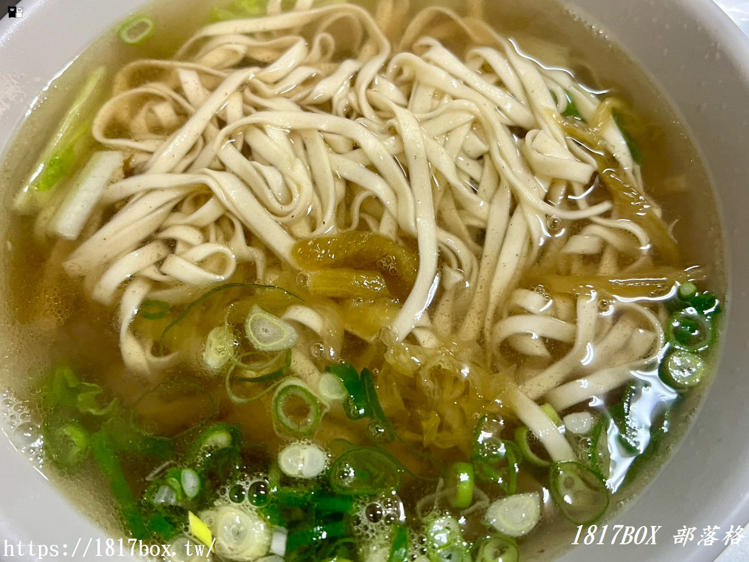 【彰化和美美食】隱身鹿和路的在地滋味！「彰化牛肉麵」肉厚大塊、滷味必點，牛肉湯外帶回家煮麵也超划算！