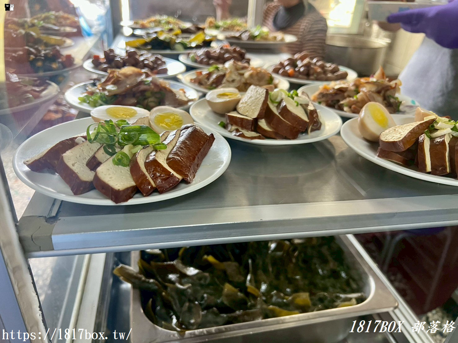 【彰化和美美食】隱身鹿和路的在地滋味！「彰化牛肉麵」肉厚大塊、滷味必點，牛肉湯外帶回家煮麵也超划算！