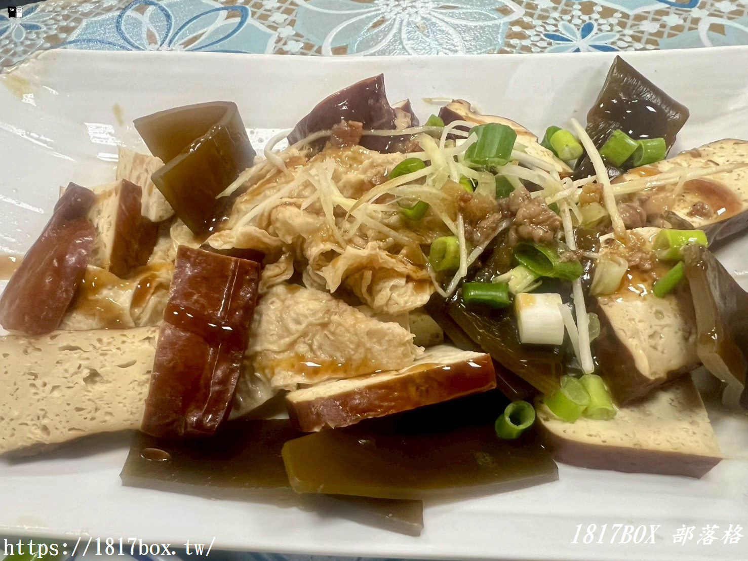 【彰化美食】花壇「汪記牛肉麵」超厚實半筋半肉！在地人激推平價大份量，隱藏版肉燥飯必點