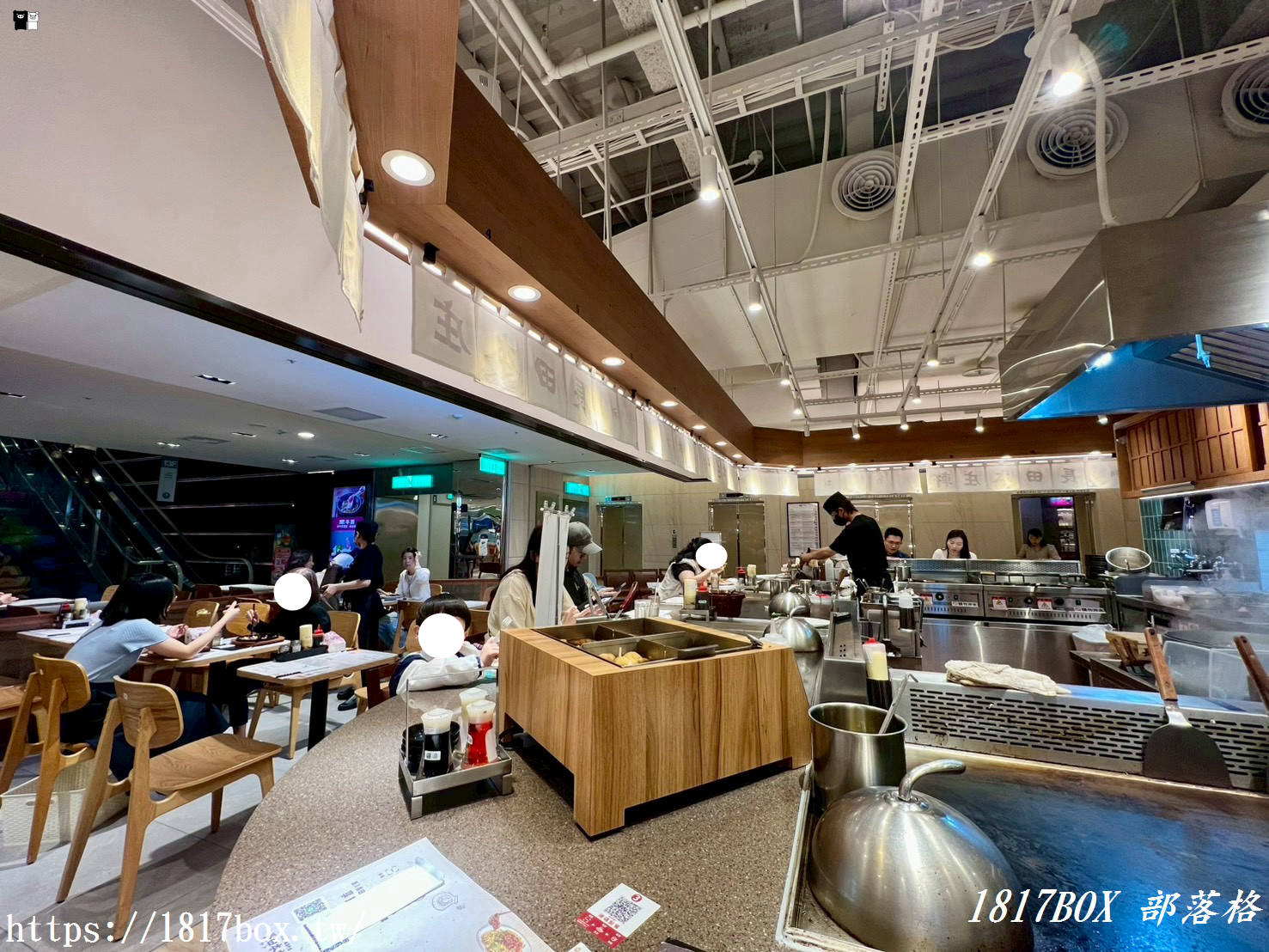 台中美食｜長田本庄軒新光中港店：神戶職人鐵板秀！必點靈魂牛筋蒟蒻炒麵與大阪燒