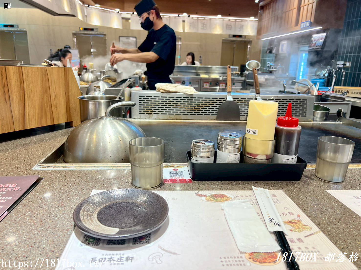 台中美食｜長田本庄軒新光中港店：神戶職人鐵板秀！必點靈魂牛筋蒟蒻炒麵與大阪燒