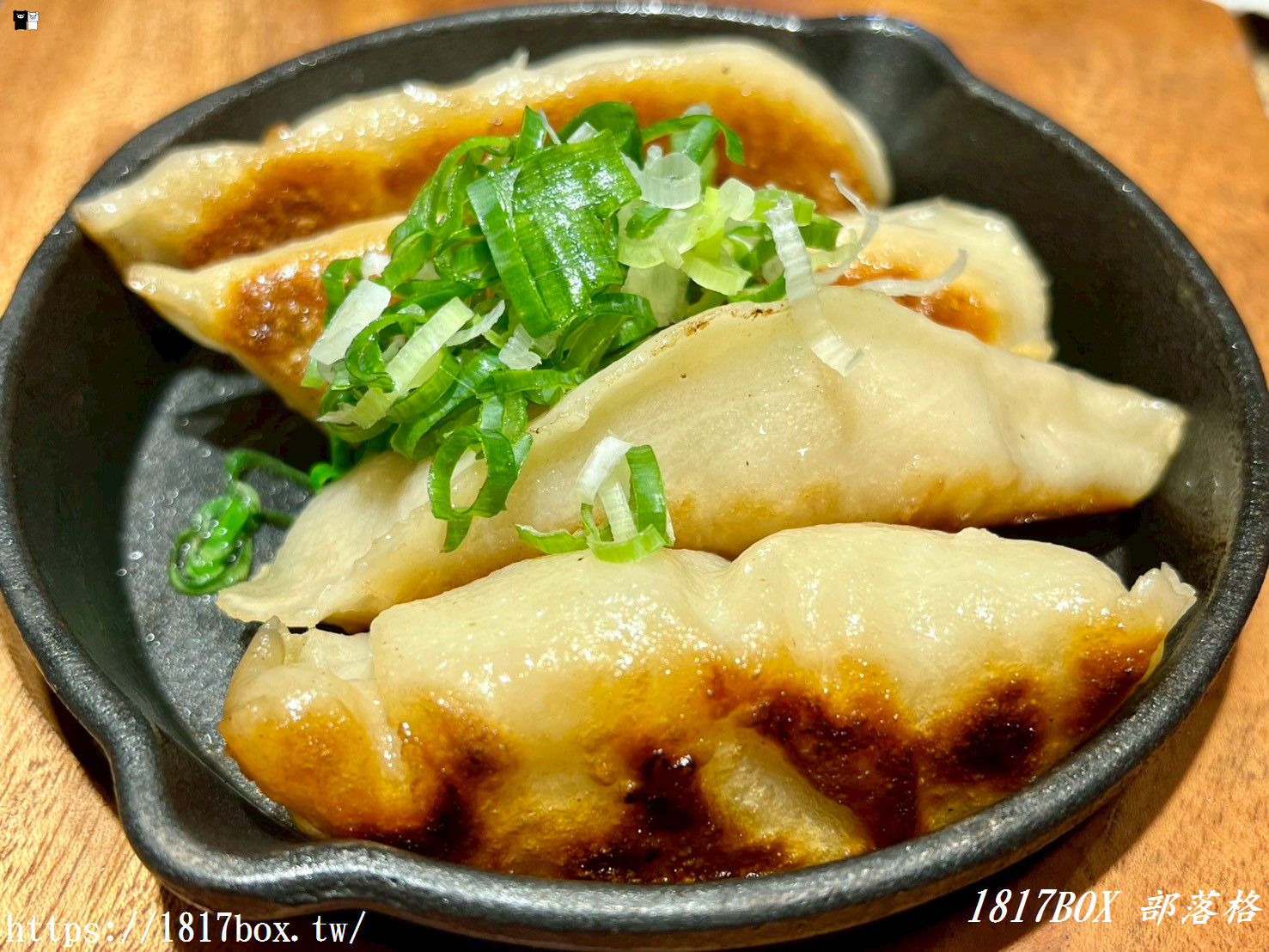台中美食｜長田本庄軒新光中港店：神戶職人鐵板秀！必點靈魂牛筋蒟蒻炒麵與大阪燒