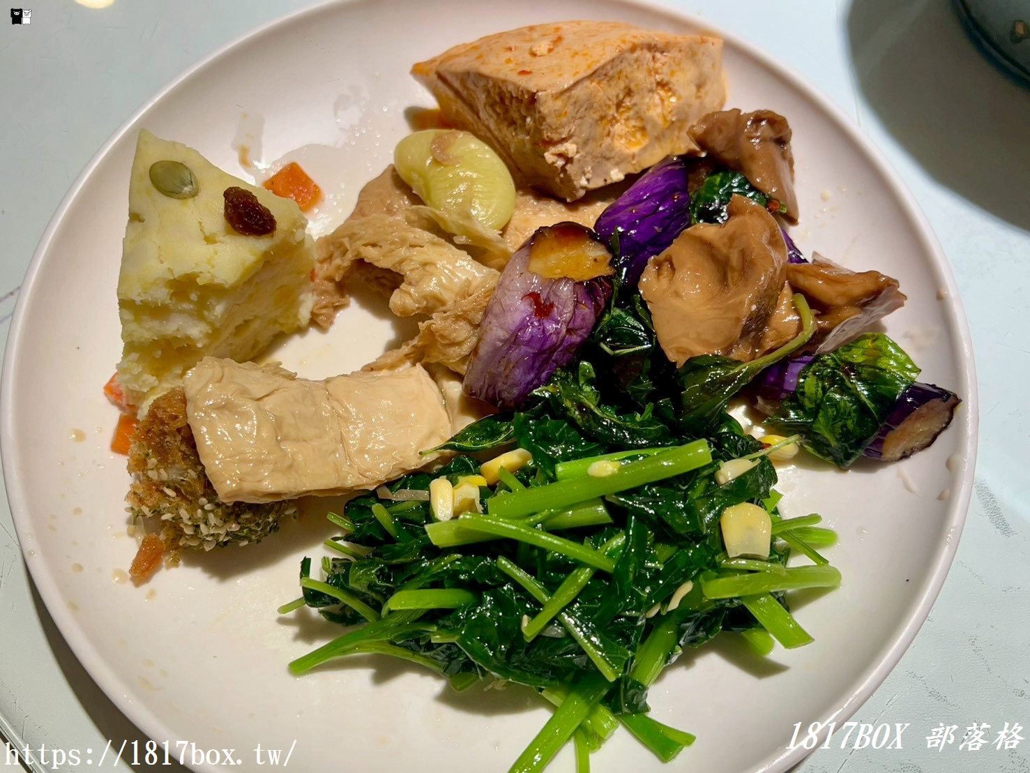 【彰化美食】清心緣食坊：高 CP 值素食吃到飽！破百道創意料理、現燙野菜，連肉食主義者都淪陷的蔬食天堂