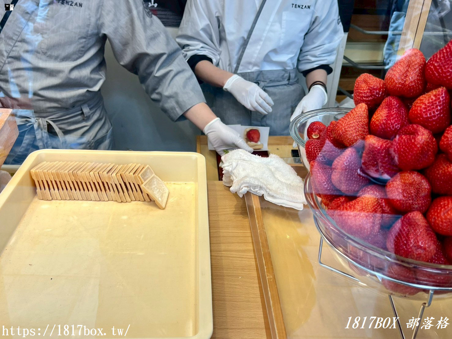 【福岡太宰府美食】天山本店：浮誇系「甘王草莓鬼瓦最中」必吃！大到無法一口咬下的夢幻大福｜交通、口味、季節限定攻略