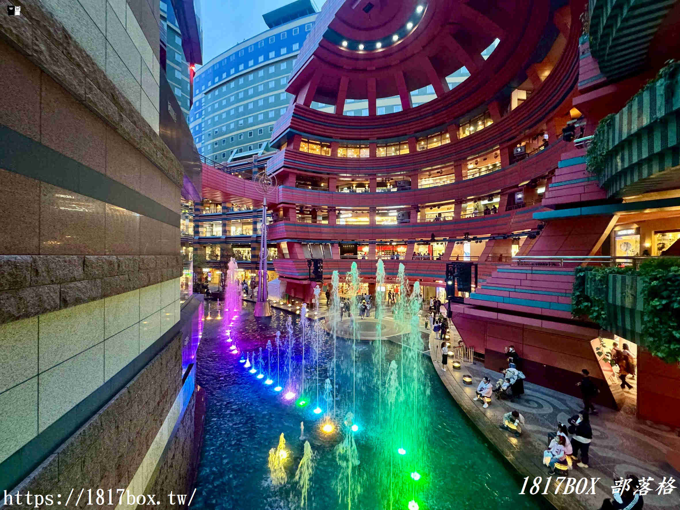 【福岡必看】博多運河城水舞秀：視覺震撼的全景水幕投影！附最新演出時間與最佳觀賞位置攻略