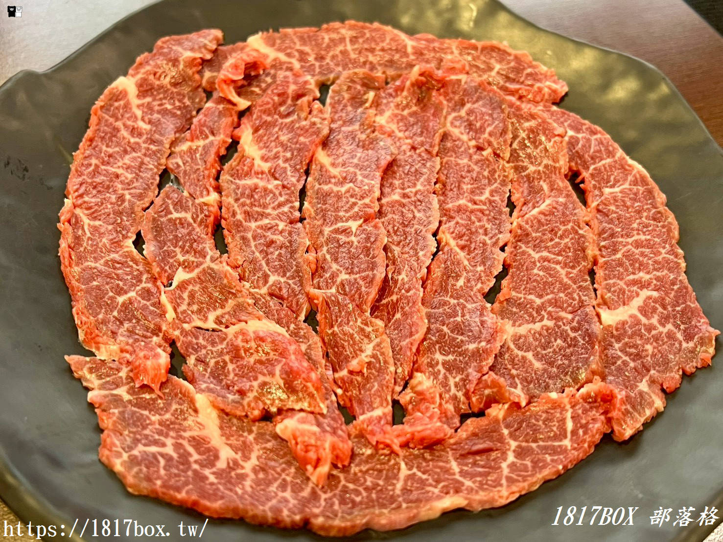 嘉義必吃溫體牛！「新港光復牛肉店」在地老饕私藏清單：清甜白菜鍋底涮頂級牛肉片，還有爆汁炒牛肉麵、私房滷味超銷魂！