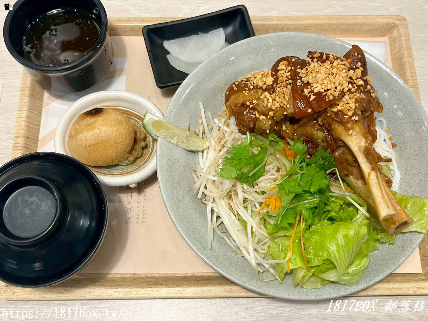 彰化家樂福店美食推薦！定食8最新米其林聯名越式米線，免出國爽吃星級美味