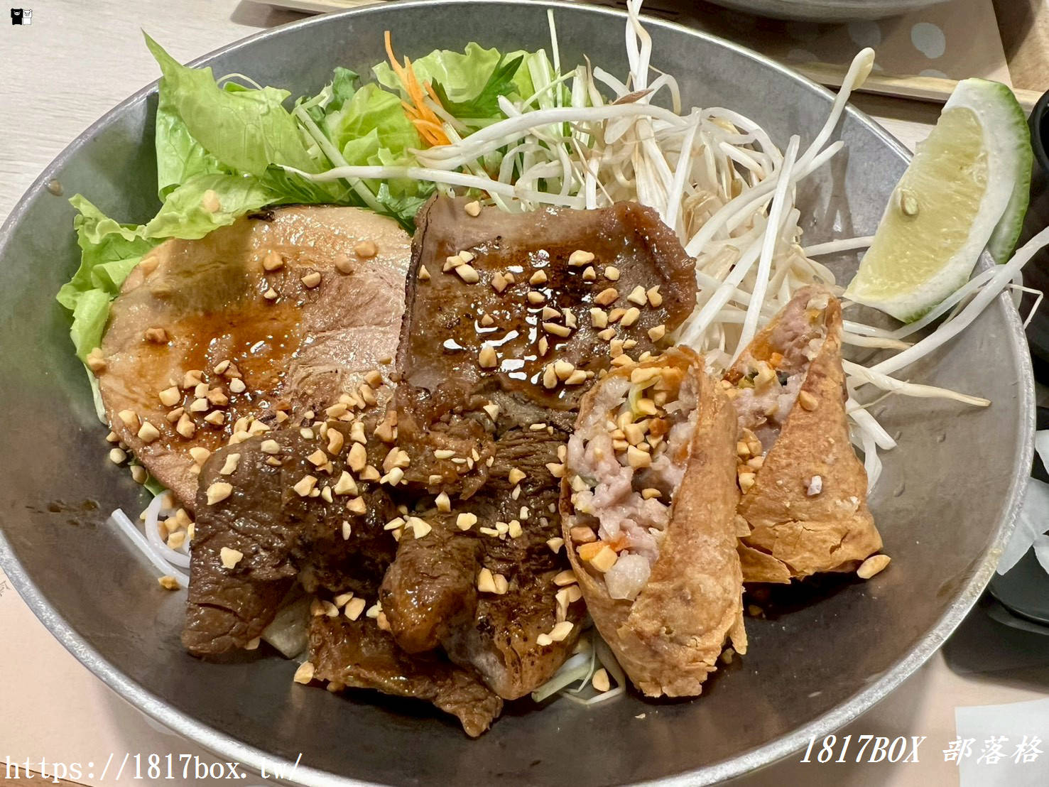 彰化家樂福店美食推薦！定食8最新米其林聯名越式米線，免出國爽吃星級美味