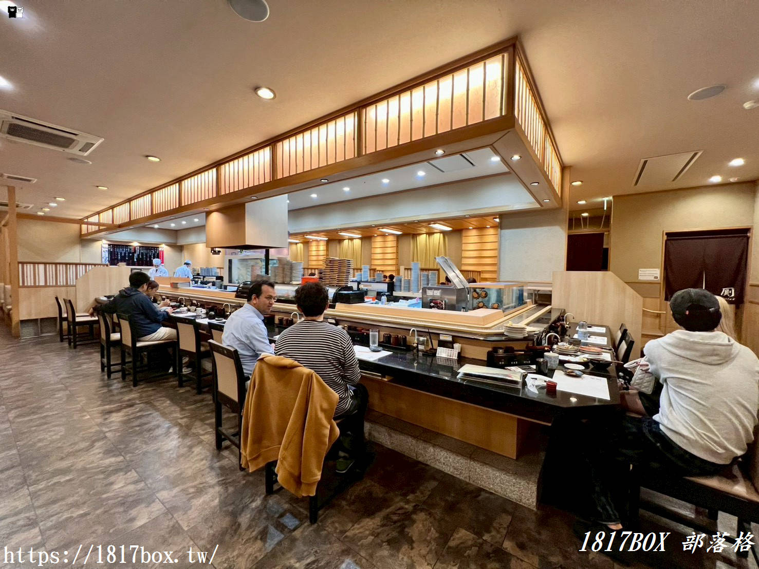 【別府美食】水天活魚迴轉壽司山之手店：在地人激推的產地直送海鮮，比地獄溫泉更誘人！