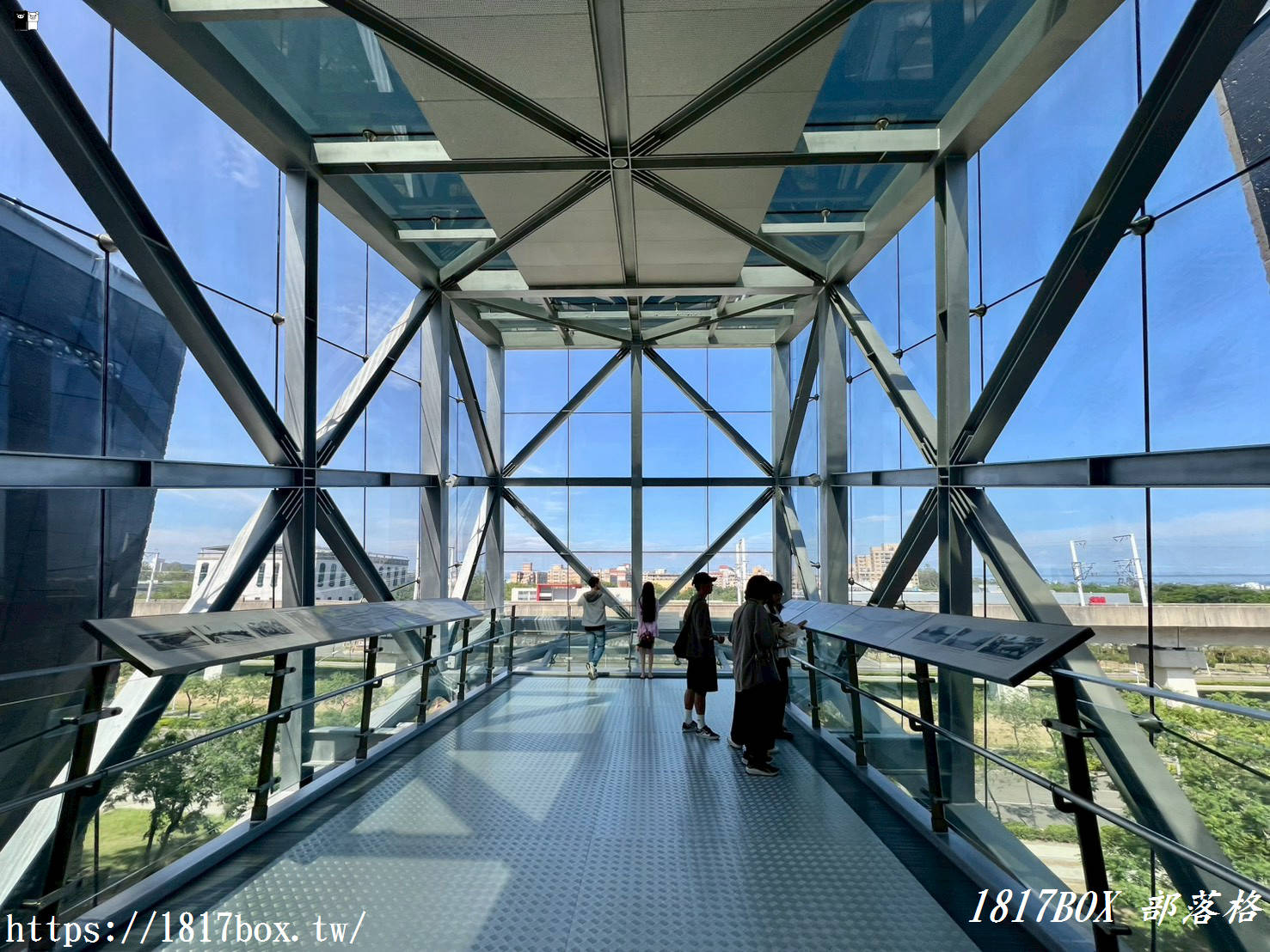穿越時空的科技考古之旅！台南「南科考古館」超好拍蔦松家族、密室玻璃窗，IG打卡與親子知性一日遊全攻略